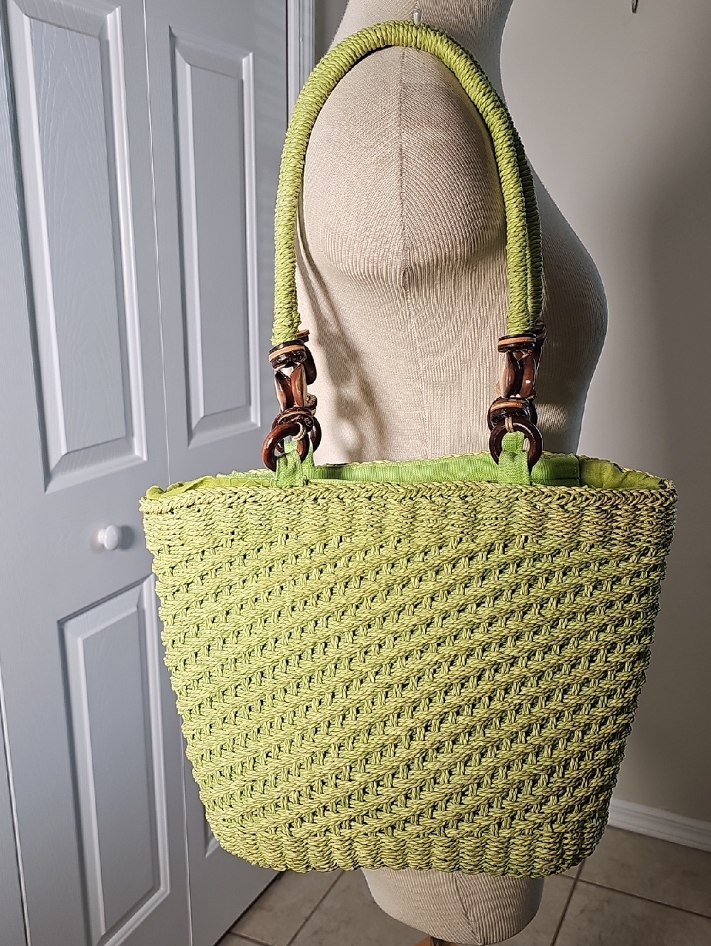 Unbranded Woven Straw Tote Bag Womens‎ Size M Green Cowrie Shell Boho Tropical